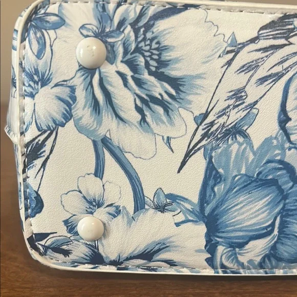 Betsey Johnson Blue Floral Scalloped Edge Tote Bag w/ Chain Straps | NWT - Picture 8 of 13